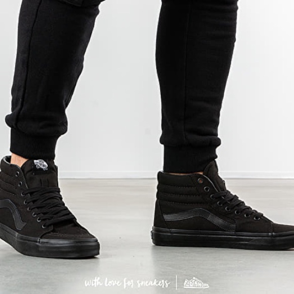 BRAND NEW MENS VANS